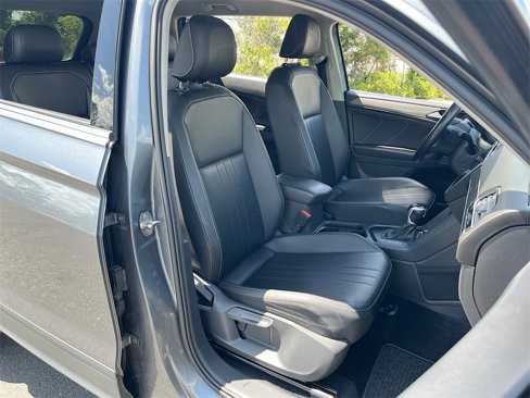 Used 2022 Volkswagen Tiguan SE image 25