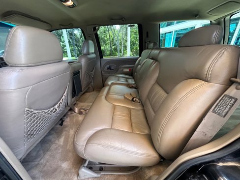 Used 1996 GMC Yukon SLE image 16