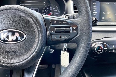 Used 2018 Kia Sorento LX image 11