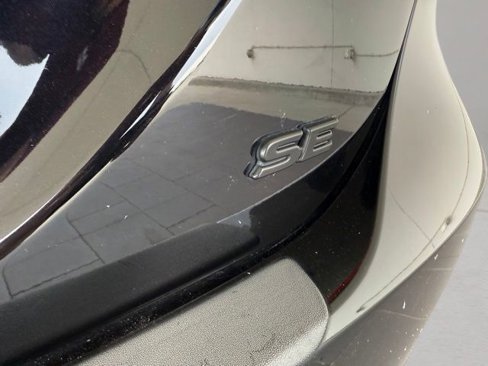 Used 2022 Toyota Camry SE image 9