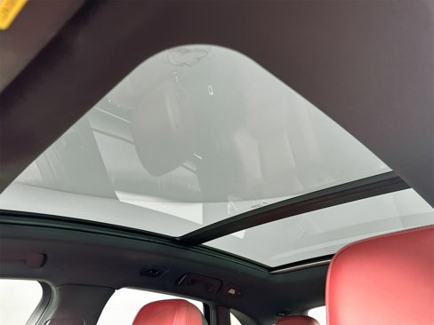 Certified 2020 Porsche Macan image 36