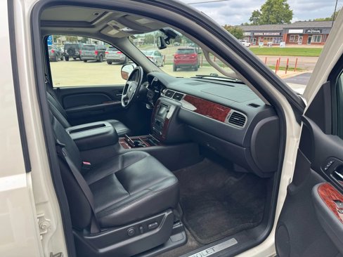 Used 2009 Chevrolet Avalanche LTZ image 27