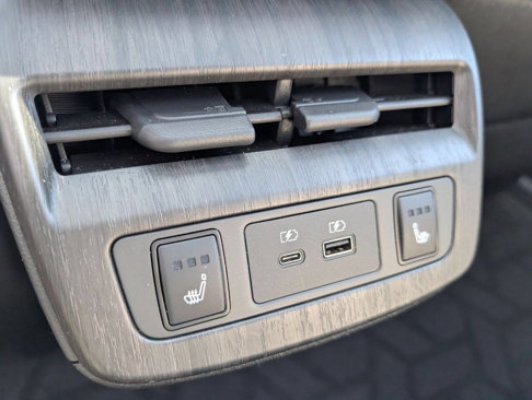 Used 2024 Nissan Ariya AWD image 12