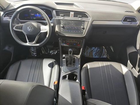 Used 2022 Volkswagen Tiguan SE image 19