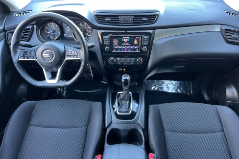Used 2019 Nissan Rogue Sport S image 16