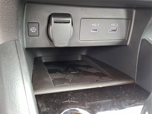 New 2025 Nissan Versa SR w/ Trunk Package image 20