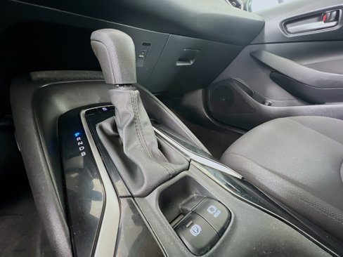 Used 2020 Toyota Corolla LE w/ Carpet Mat Package (TMS) image 17
