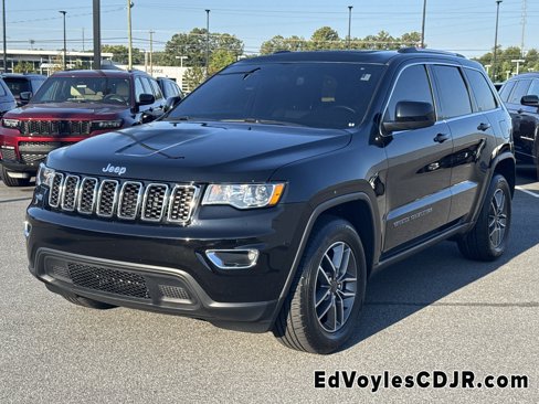 Used 2020 Jeep Grand Cherokee Laredo w/ Laredo X Package image 3