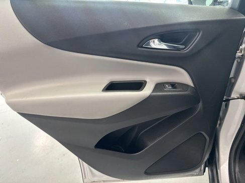Used 2021 Chevrolet Equinox LS image 22