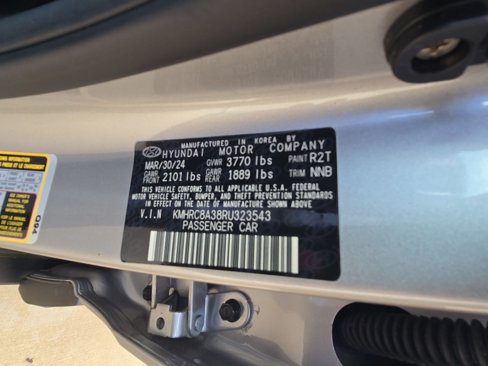 Used 2024 Hyundai Venue SEL image 18