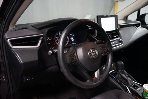 Used 2021 Toyota Corolla LE image 6