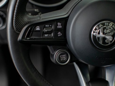 Used 2022 Alfa Romeo Stelvio Ti image 21