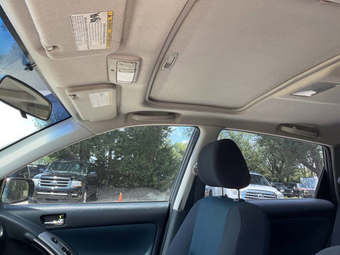 Used 2005 Toyota Matrix XR image 13