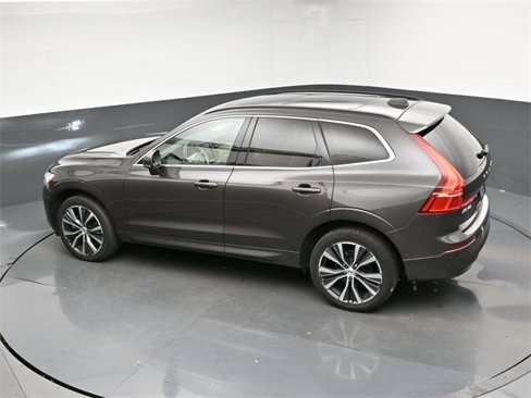 Used 2022 Volvo XC60 B5 Momentum w/ Climate Package image 19
