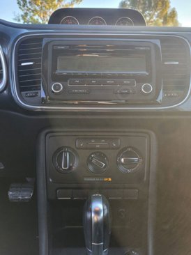 Used 2013 Volkswagen Beetle 2.0T image 19