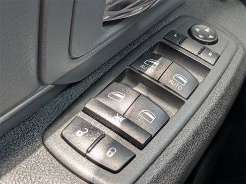 Used 2022 RAM 1500 Classic SLT image 19