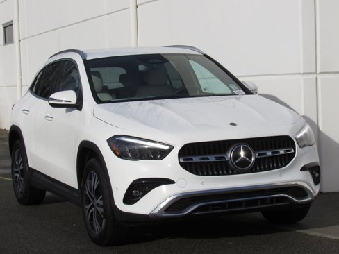 New 2025 Mercedes-Benz GLA 250 4MATIC image 2