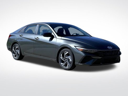 New 2025 Hyundai Elantra Sport image 3