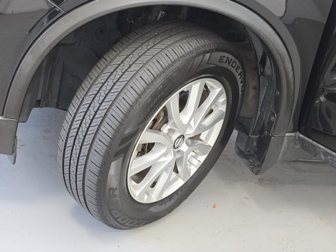 Certified 2019 Nissan Rogue SV image 32