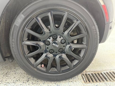Used 2019 MINI Cooper S w/ Signature Upholstery Package image 31