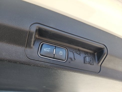 Used 2022 Ford Explorer XLT w/ Equipment Group 202A image 24