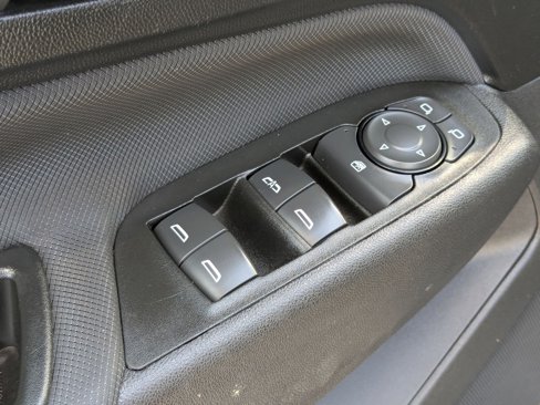 Used 2022 Chevrolet Equinox RS w/ RS Leather Package image 12
