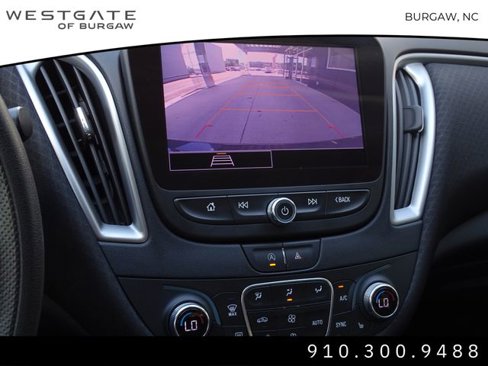 Used 2022 Chevrolet Malibu LT image 25