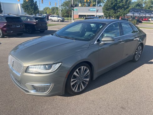 Used 2017 Lincoln MKZ Reserve image 1