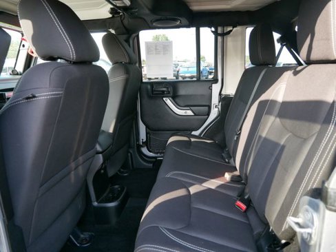 Used 2014 Jeep Wrangler Unlimited Sahara w/ Connectivity Group image 13