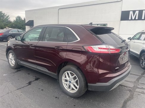 Used 2022 Ford Edge SEL w/ Convenience Package image 3