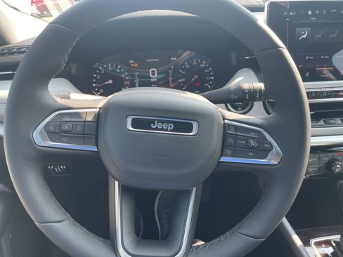 New 2025 Jeep Compass Limited image 24