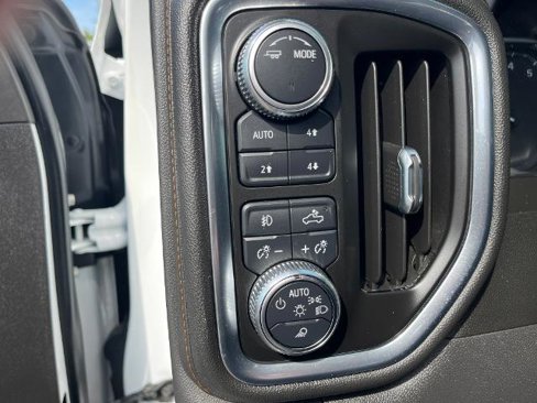 Used 2021 GMC Sierra 1500 AT4 image 11