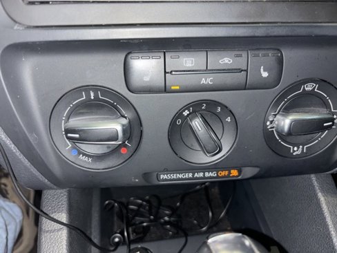 Used 2014 Volkswagen Jetta SE image 29