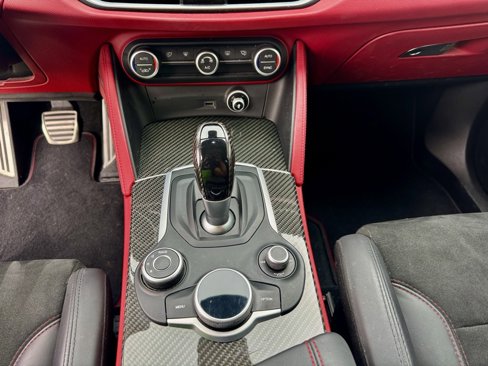 Used 2019 Alfa Romeo Stelvio Quadrifoglio image 14