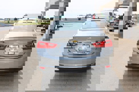 Used 2023 Chevrolet Malibu LT image 8