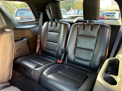 Used 2014 Ford Explorer XLT w/ Equipment Group 202A image 16