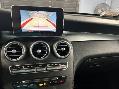Used 2018 Mercedes-Benz GLC 300 4MATIC image 18