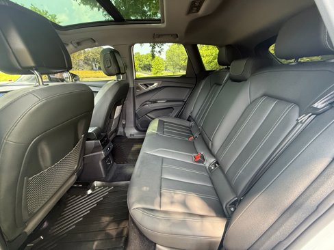 Used 2024 Audi Q4 e-tron Premium Plus image 26