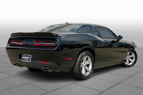 Used 2019 Dodge Challenger SXT image 12
