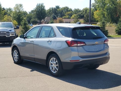Used 2024 Chevrolet Equinox LS w/ Driver Confidence II Package image 32