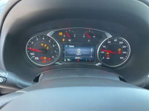 Used 2024 GMC Terrain SLE image 18