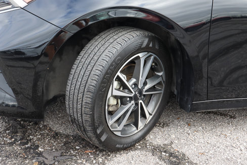 Used 2023 Kia Forte LXS image 17
