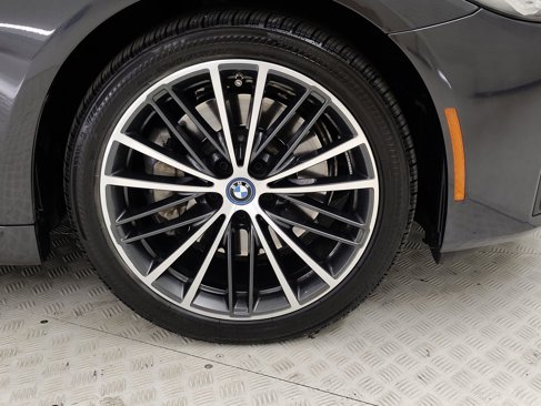 Used 2022 BMW 530e w/ Convenience Package image 4