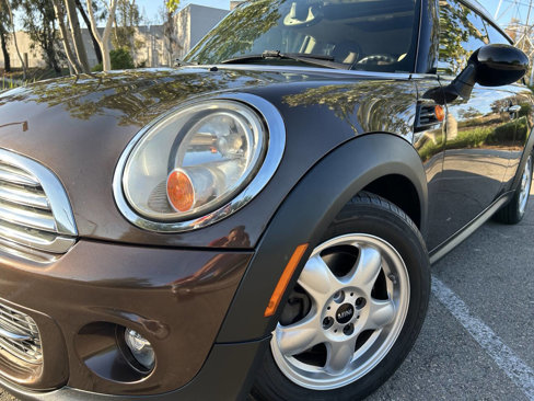 Used 2011 MINI Cooper Clubman w/ Premium Pkg image 5