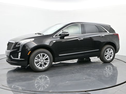 New 2025 Cadillac XT5 Luxury image 2