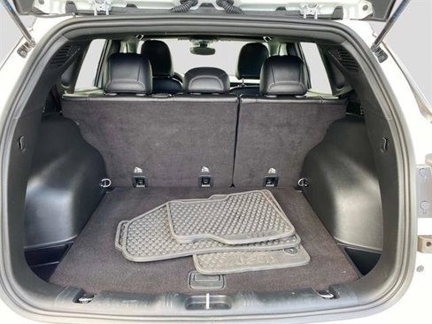 Used 2024 Jeep Compass Trailhawk image 5