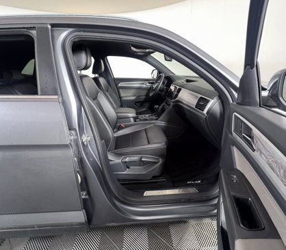 Used 2022 Volkswagen Atlas Cross Sport SE image 5