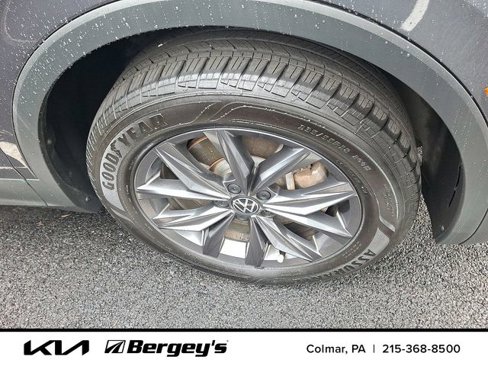 Used 2022 Volkswagen Tiguan SE image 4
