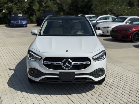 Used 2021 Mercedes-Benz GLA 250 4MATIC w/ Premium Package image 10