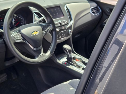 Used 2022 Chevrolet Equinox LS w/ LS Convenience Package image 23
